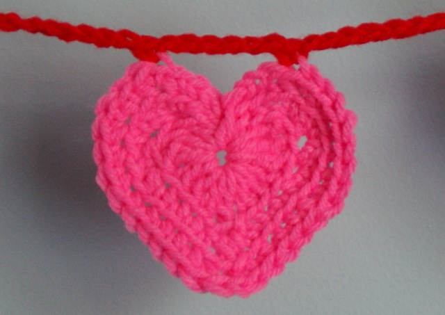 crochet valentine heart - Lori Miller Designs